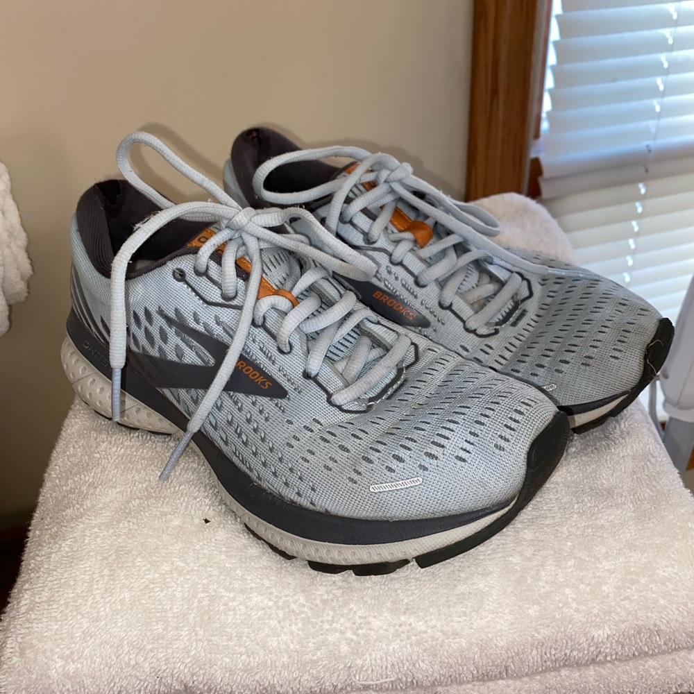 Size 8 brooks ghost 13 shoes